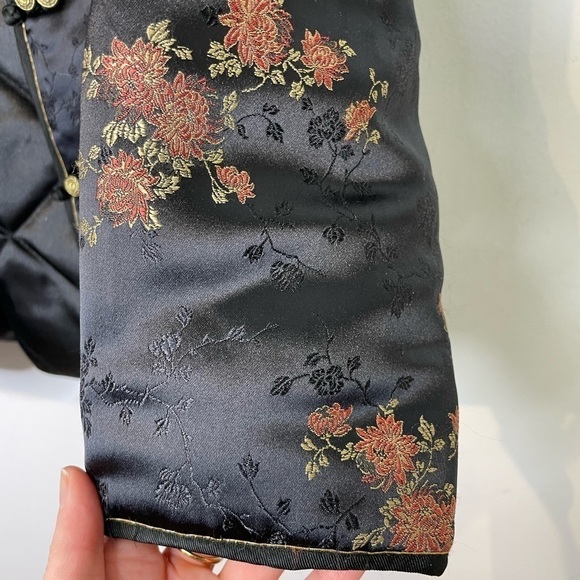 Asian floral satiny jacket - Picture 6 of 10